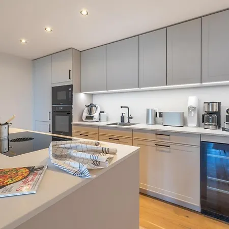 Luxus Meerblick & Sauna & Garten & Heimkino Apartament *